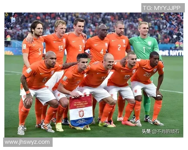 荷兰足球明星的妻子们：她们的故事与生活揭秘